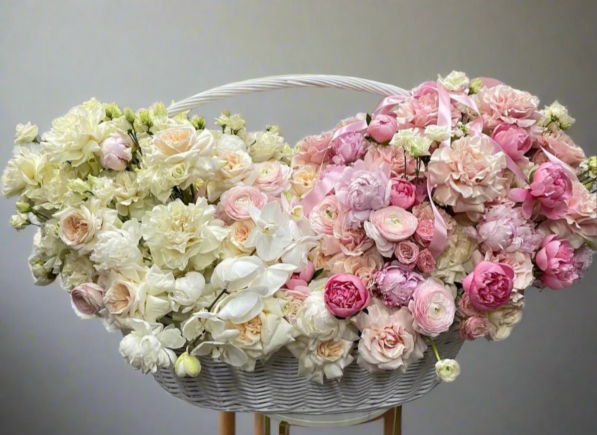 giant luxury flower arrangements LA