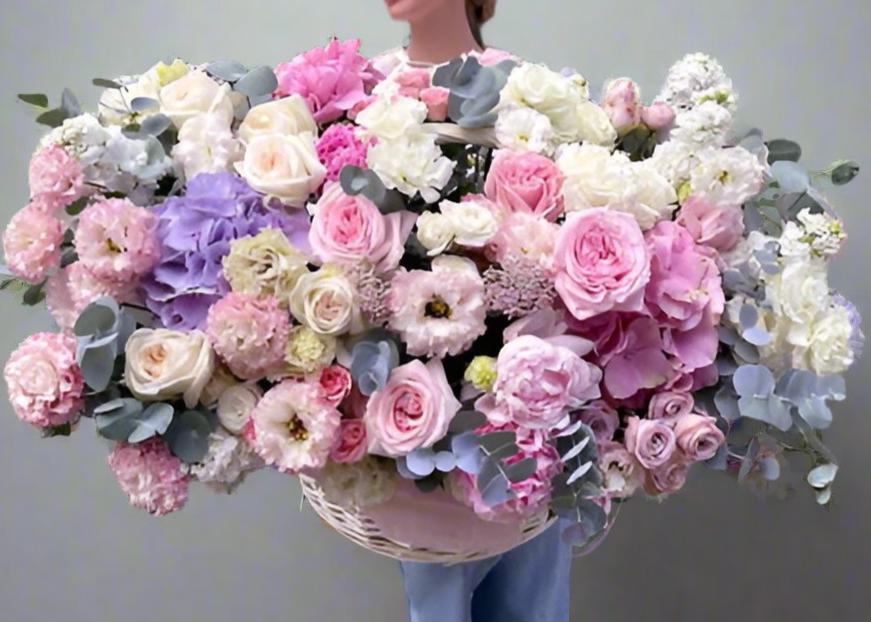 Garden Grandeur  in a Basket. More then 300 exquisite blooms.